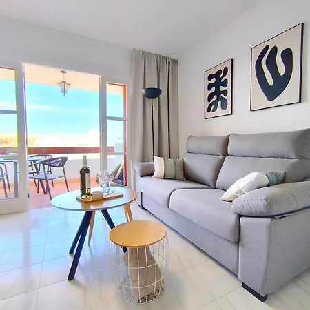 公寓 Sunlit Isle - Heated Pool, Fibre Net, Cristianos *