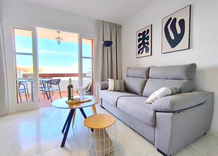 Apartmán Sunlit Isle - Heated Pool, Fibre Net, Cristianos *